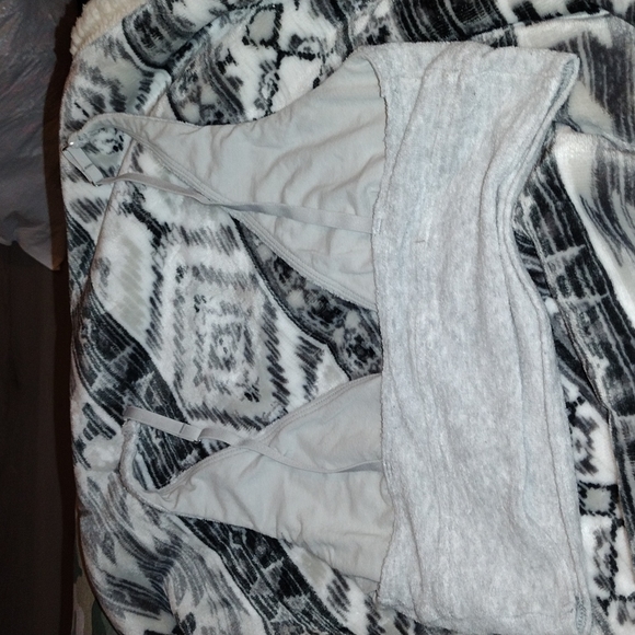 Top - Picture 2 of 2